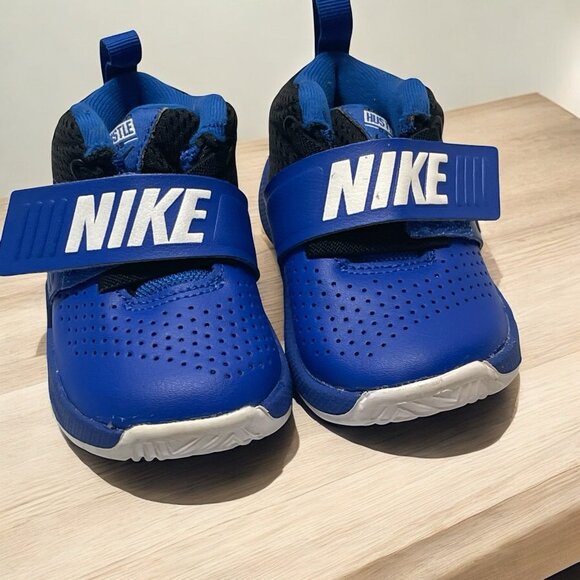 Nike Team Hustle Blue Black Toddlers Sneakers Size 4C - Picture 3 of 10